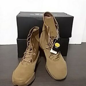 Brand New Oakley Elite Assault Boots Coyote F57